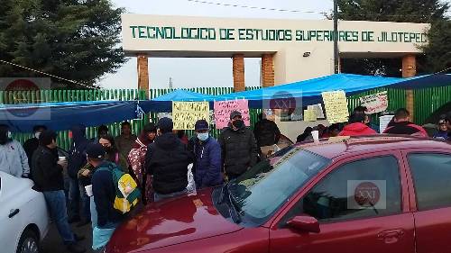 Video: TES Jilotepec sigue tomado por tercer día consecutivo; rechazan al director Fernando Alvear