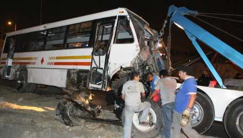 Terrible accidente en Jilotepec, deja un fallecido y dos migrantes lesionados