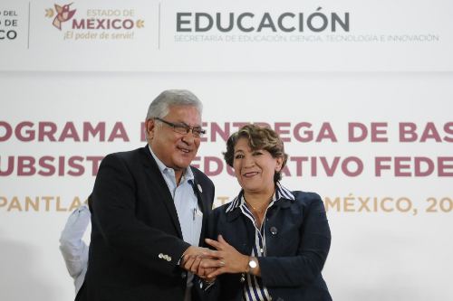 Entrega la Gobernadora Delfina Gómez Álvarez basificaciones al magisterio mexiquense