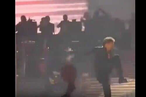 Video: Así se cayó "El Sol" Luis Miguel en pleno concierto