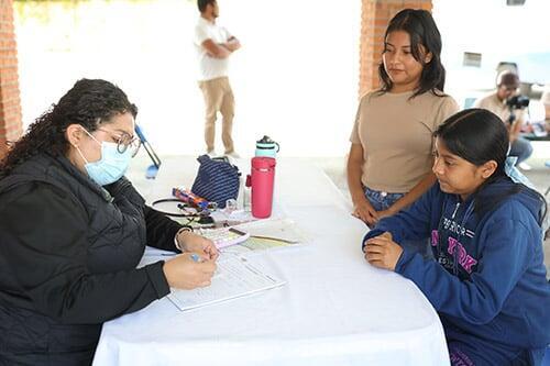 Certificados médicos gratuitos y accesibles para estudiantes en Huixquilucan