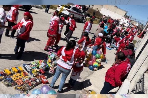 Voluntarios de Cruz Roja Mexicana hacen realidad la ilusión del Día de Reyes Magos en Toluca