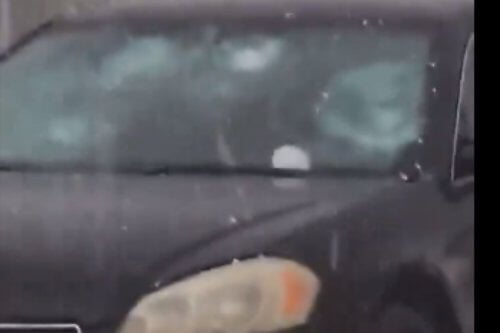 Video: Impresionante granizada sorprende a vecinos la noche del sábado