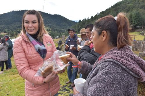 Karla Cortés, presidenta de la Fundación Todos en Marcha, trabaja por los más vulnerables
