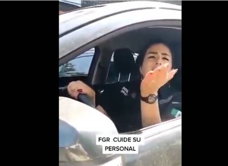 Video: #LadyFGR vs carrito repartidor de aguas ¿Sabes cuánto cuesta mi coche?