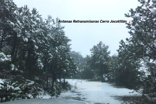 Videos: Llegó la nieve al cerro de Jocotitlán