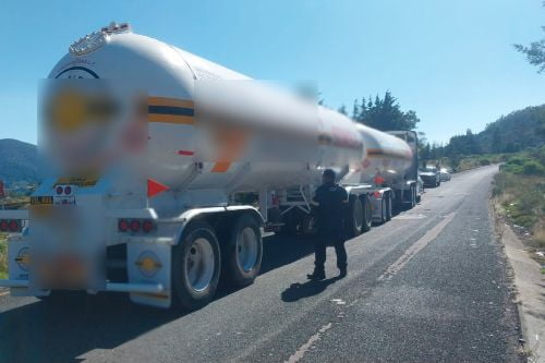 Localizan en Atlacomulco dos pipas robadas con 82 mil litros de gas; hay un detenido