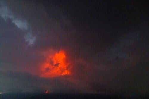 Video: Fuerte actividad volcánica del Popocatépetl provoca cierre de aeropuertos por caída de ceniza