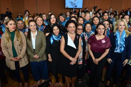 Mujeres poderosas del Edomex se reúne en Valle de Bravo para celebrar los 70 años del voto femenino en México