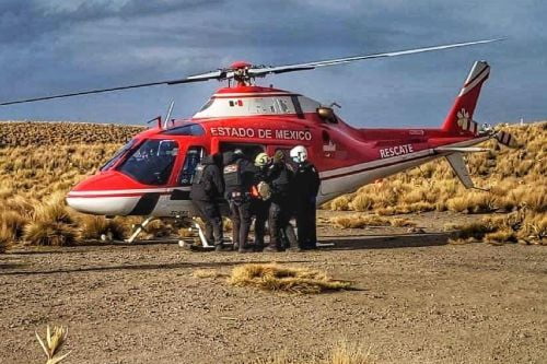 Grupo Relámpagos traslada a hombre accidentado en el Nevado de Toluca