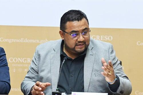 Señalan a diputado que pide control de asistencias pero falta a comisiones