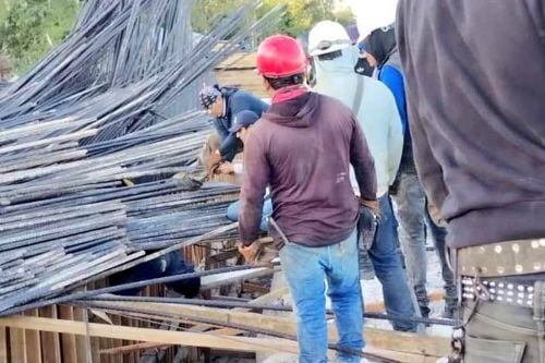 ¡Accidente! Colapsa construcción del Tren Maya y deja dos trabajadores lesionados