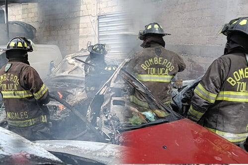 VIDEO - Caos por incendio en taller de Toluca