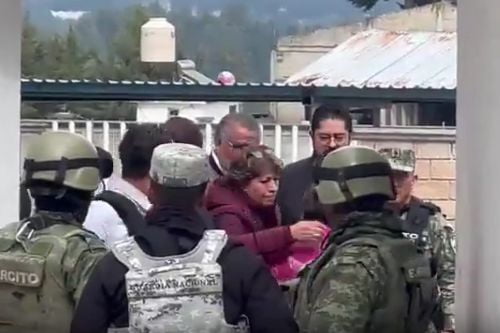 Video: Gobernadora Delfina Gómez hace visita sorpresiva, bien custodiada a Texcaltitlán