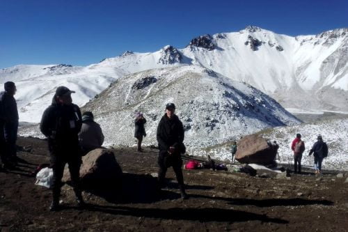 Atienden 40 extraviados y 4 accidentados durante la primera nevada en volcanes del Edomex